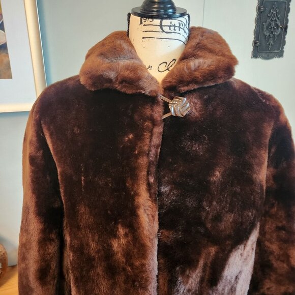 Luxurious Faux Fur Brown Short Coat Sz M - Picture 2 of 14